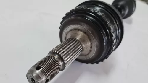  C82BC - BT 2.0/ (AUTO+HAND)/ BAKZIJDE 37 SPLAINS DIA.29MM/ 8GN53 (C82BC)