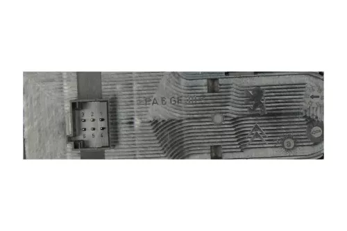 PSA / Stellantis Raam schakelaar links voor 6554YE (C319VJ)