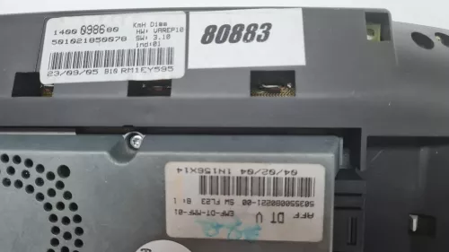 C616JH - MIDDEN BOVEN IN DASHBOARD/ NAVI IN MIDDEN/ 2 RONDE GROEN/